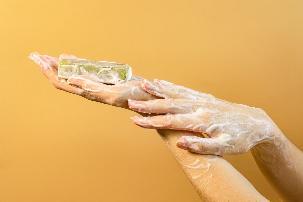 sabonete facial para cuidados diarios